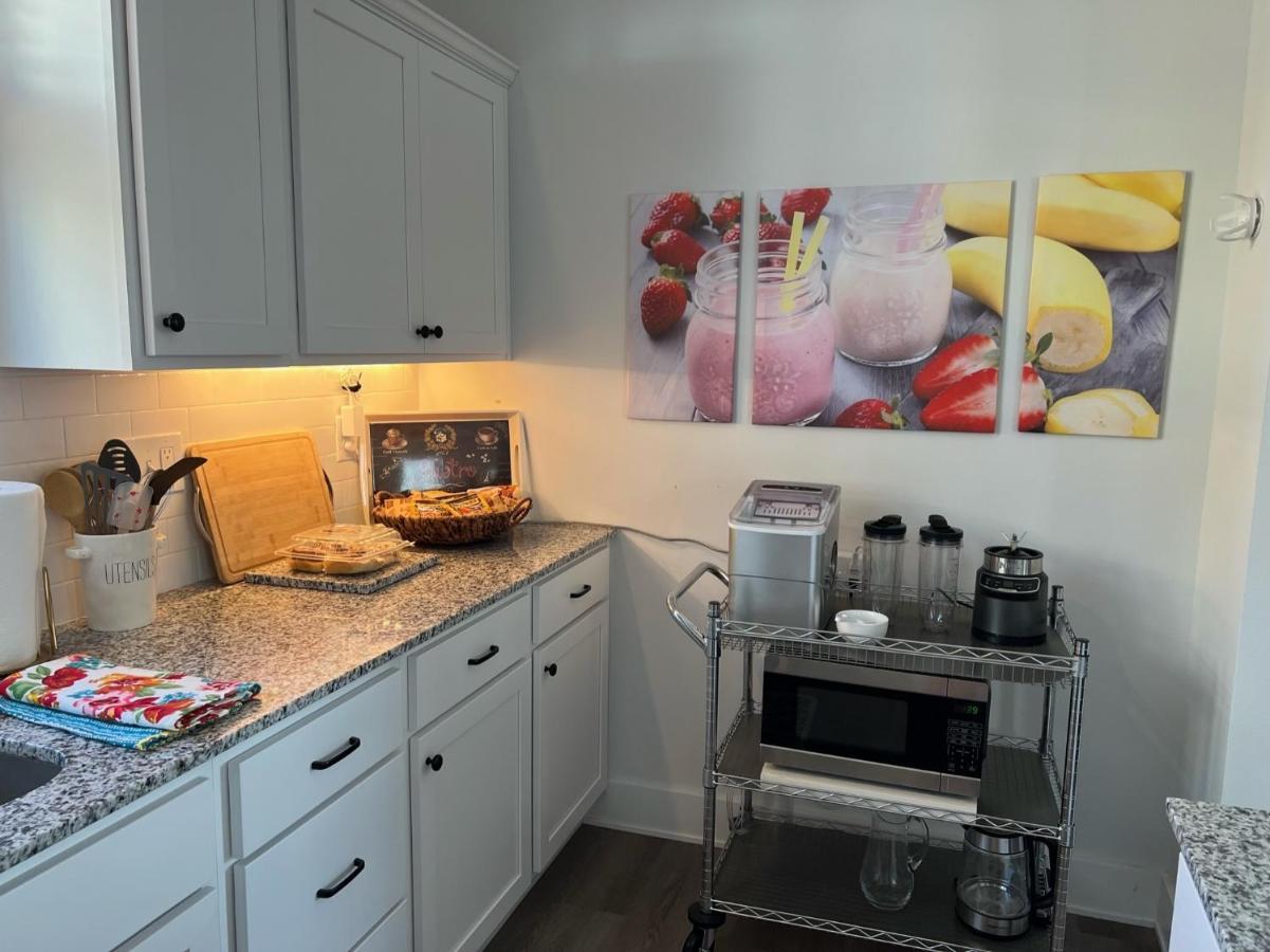 New Centennial Park Luxury Smart Home W Courtyard Fayetteville Bagian luar foto